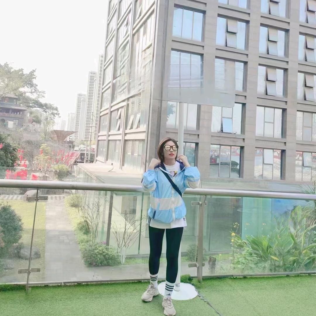 花姐🌹生源三楼阿迪(精彩十分运动)