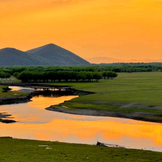 吃小龙虾的坏人