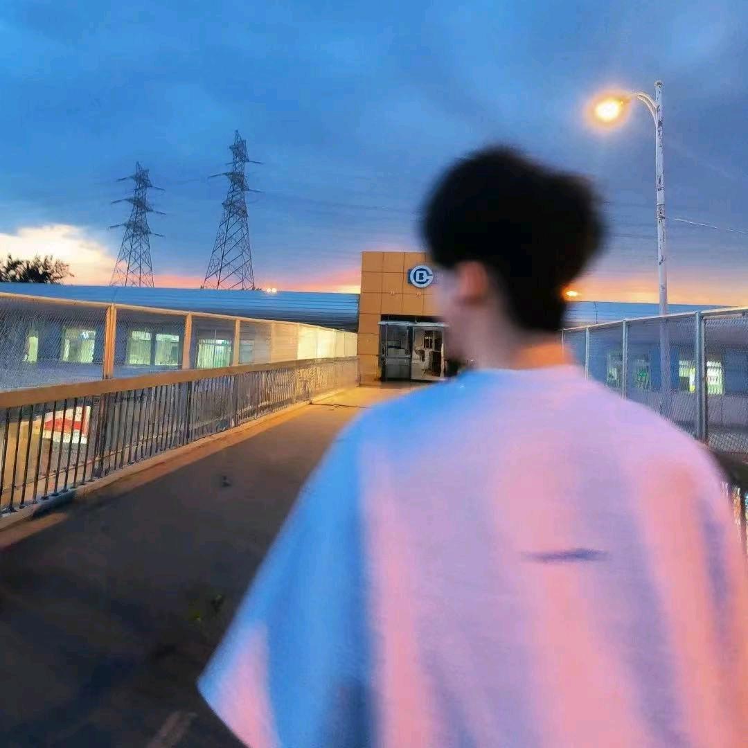 𝓢.屿