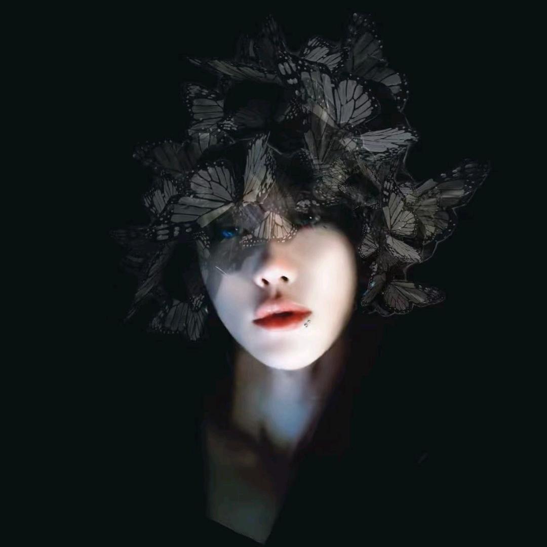 萏阜
