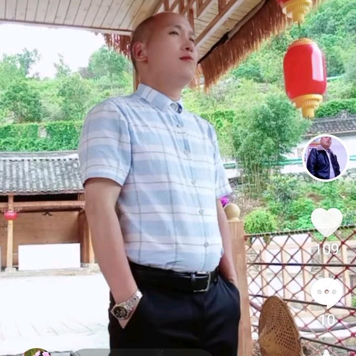 爱模仿的中年人