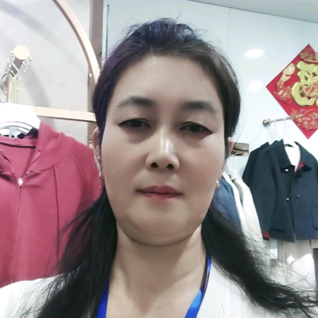 凌云大厦沐萱女装