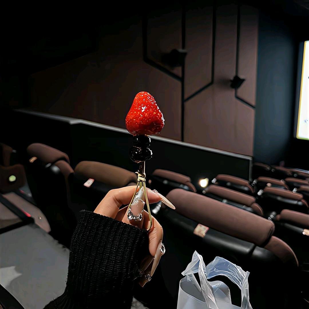 "ᝰꫛꪮꪮꫜ 🌙 . "