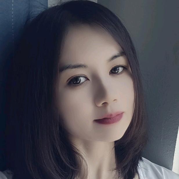 小酒窝，长睫毛