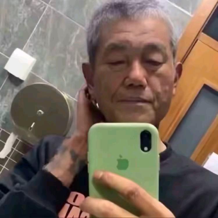 三太.