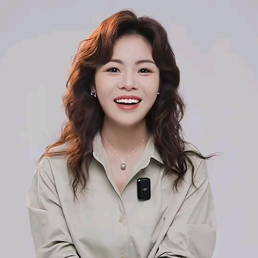 几里与麻(直播爆款穿搭分享)