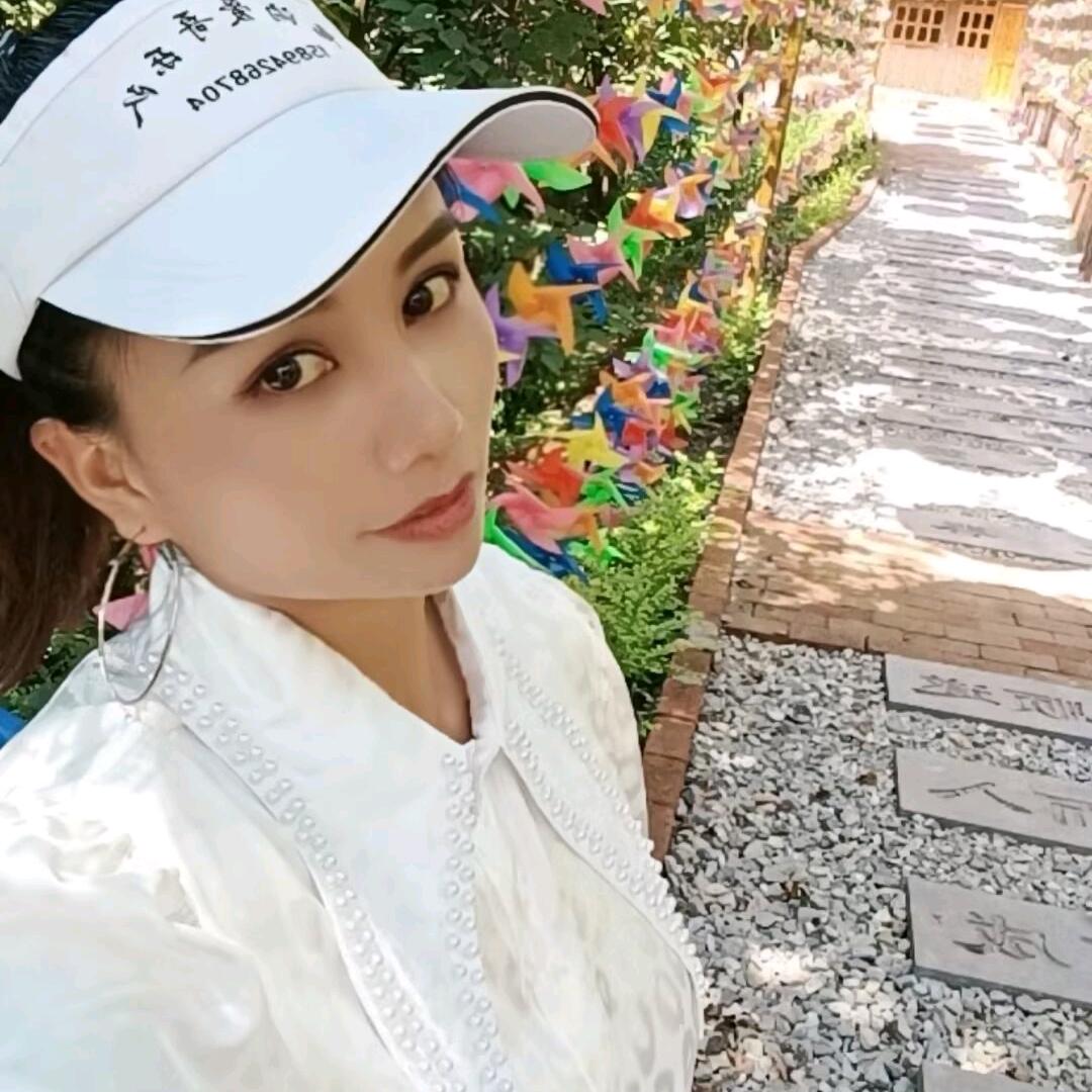 a哈尼姑娘👉爱哥乐队