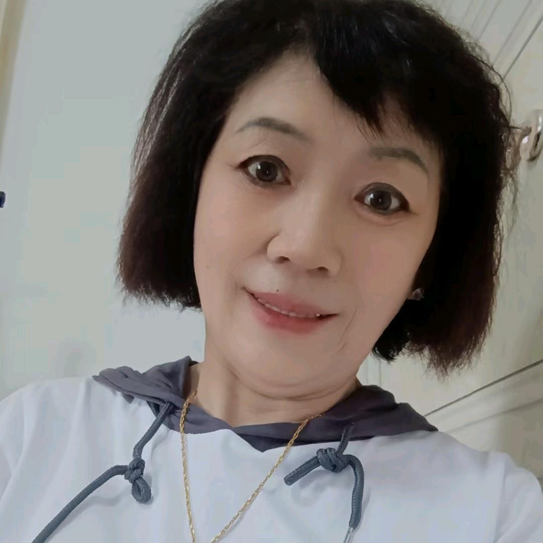 风轻轻的吹。