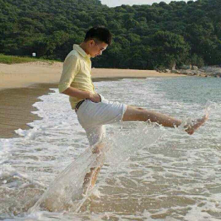 小雷哥
