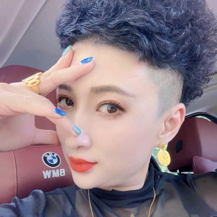 梅姐吃喝玩乐