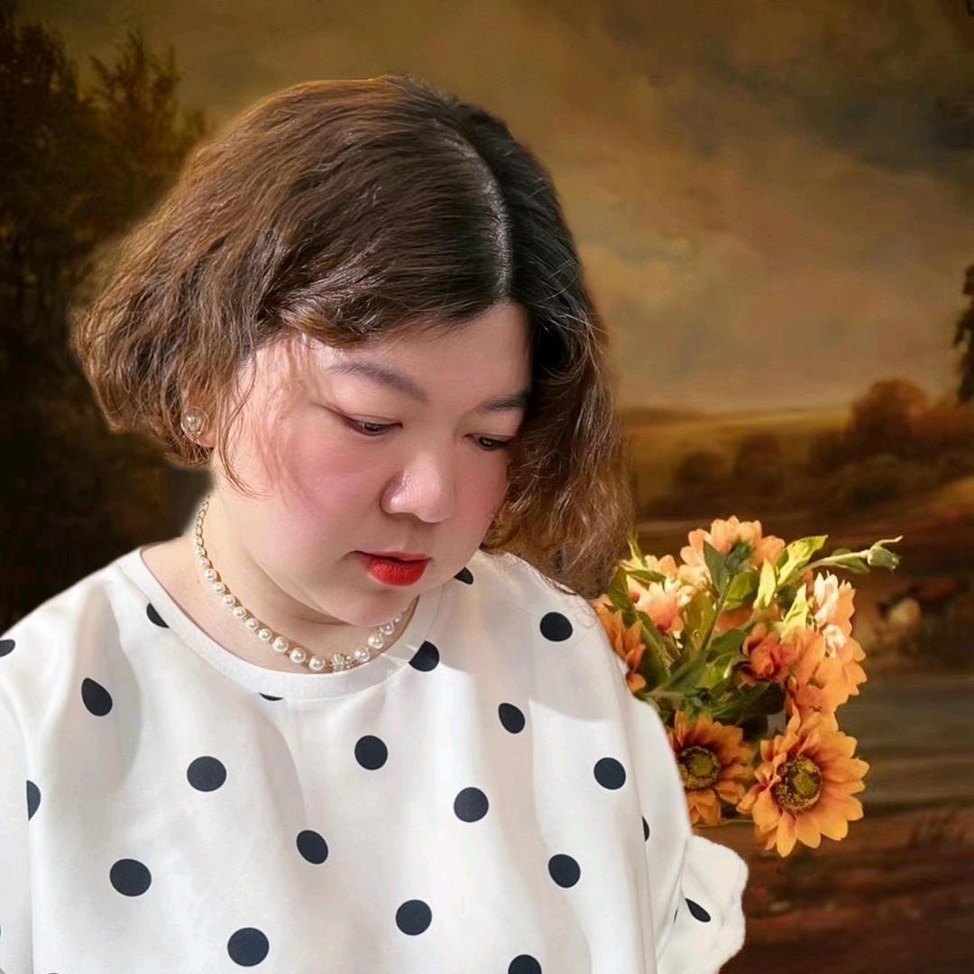 真丝小宝总（气质穿搭）