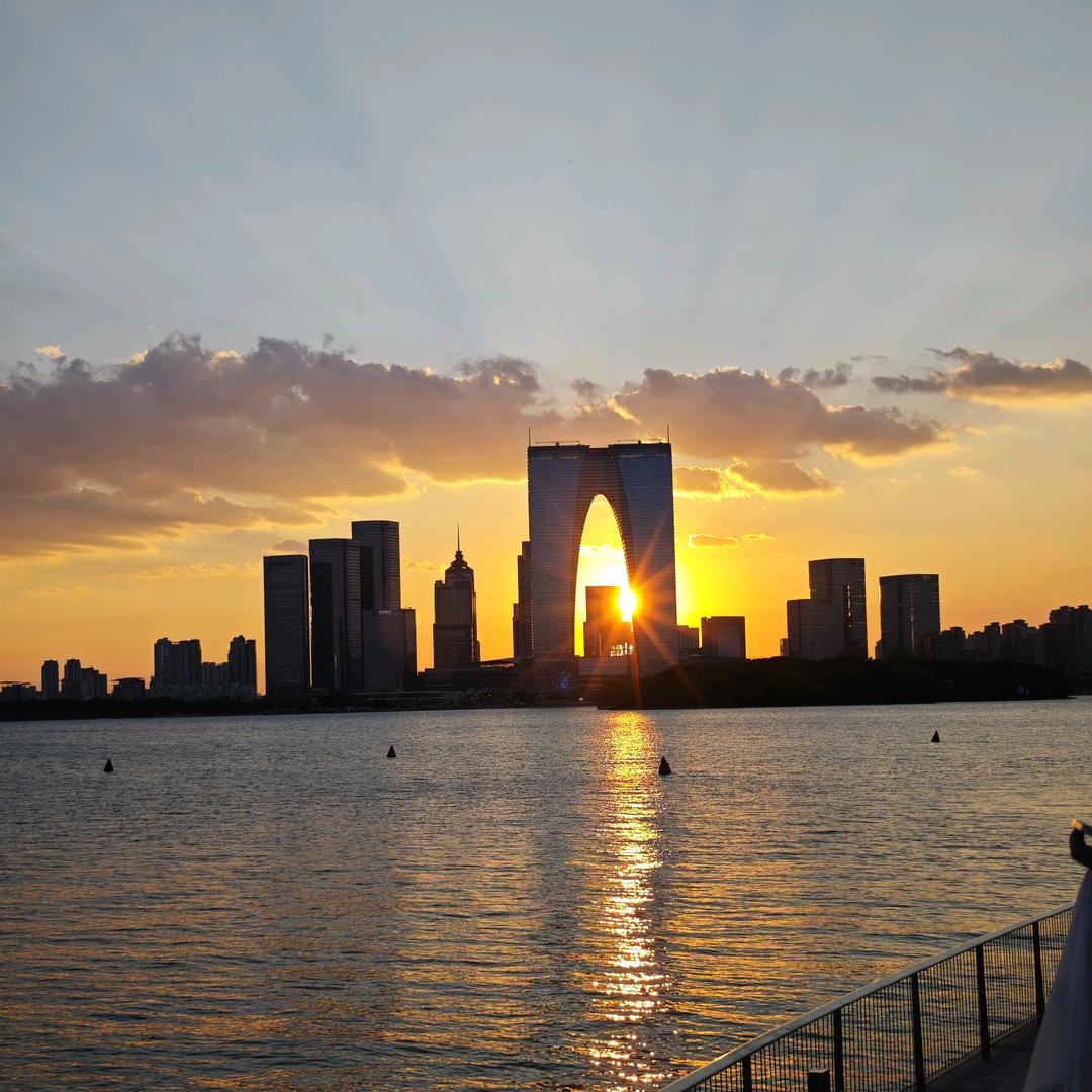 秋水长天共一色