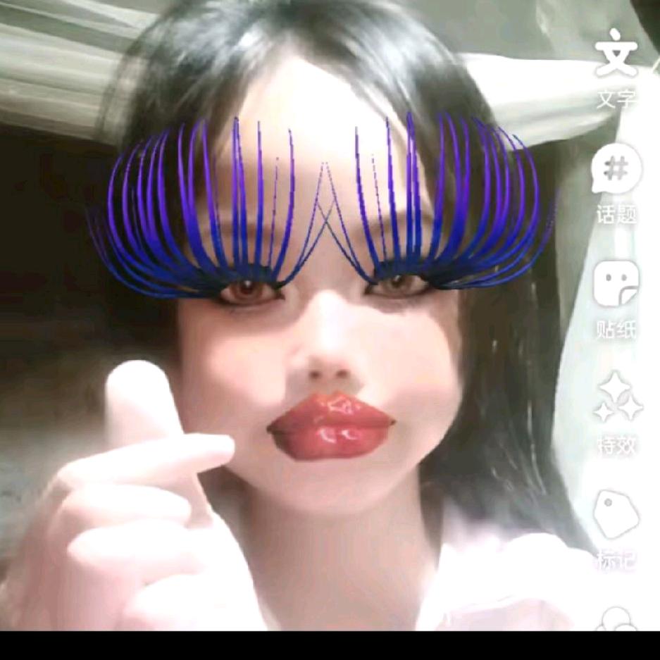 小小很凶