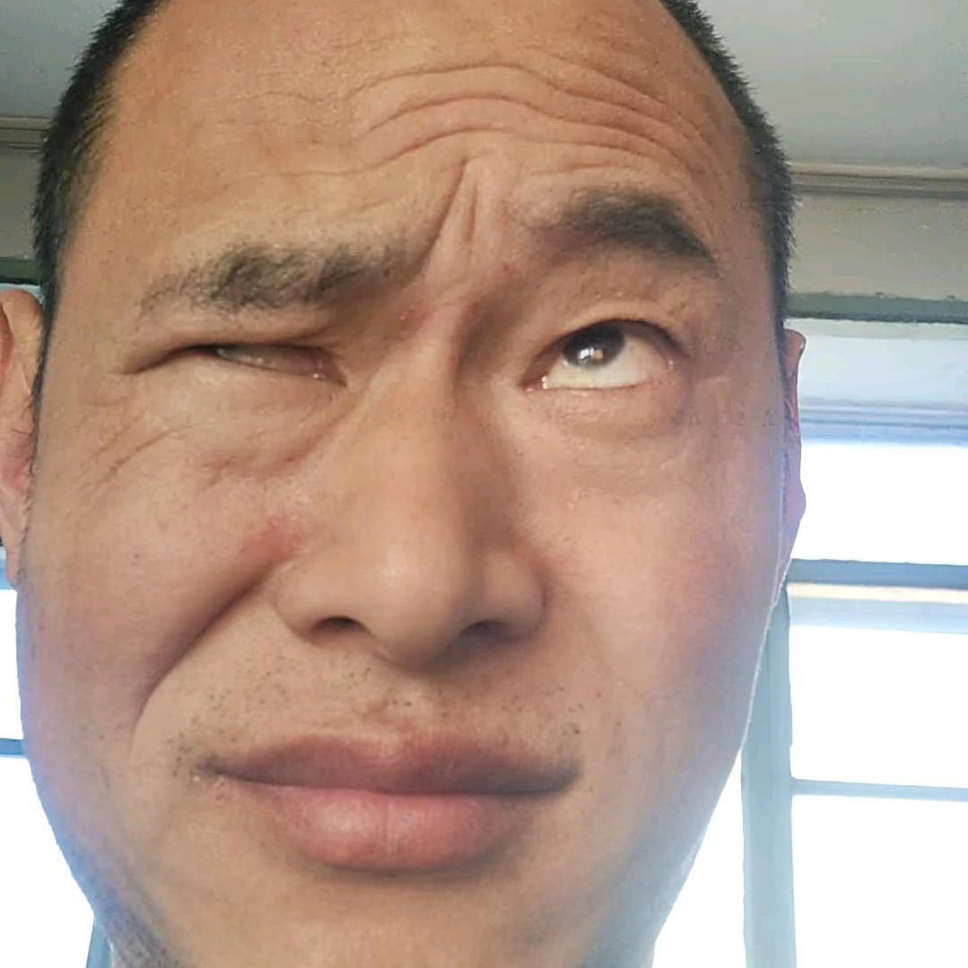 人丑嘴不甜，兜里还没钱！