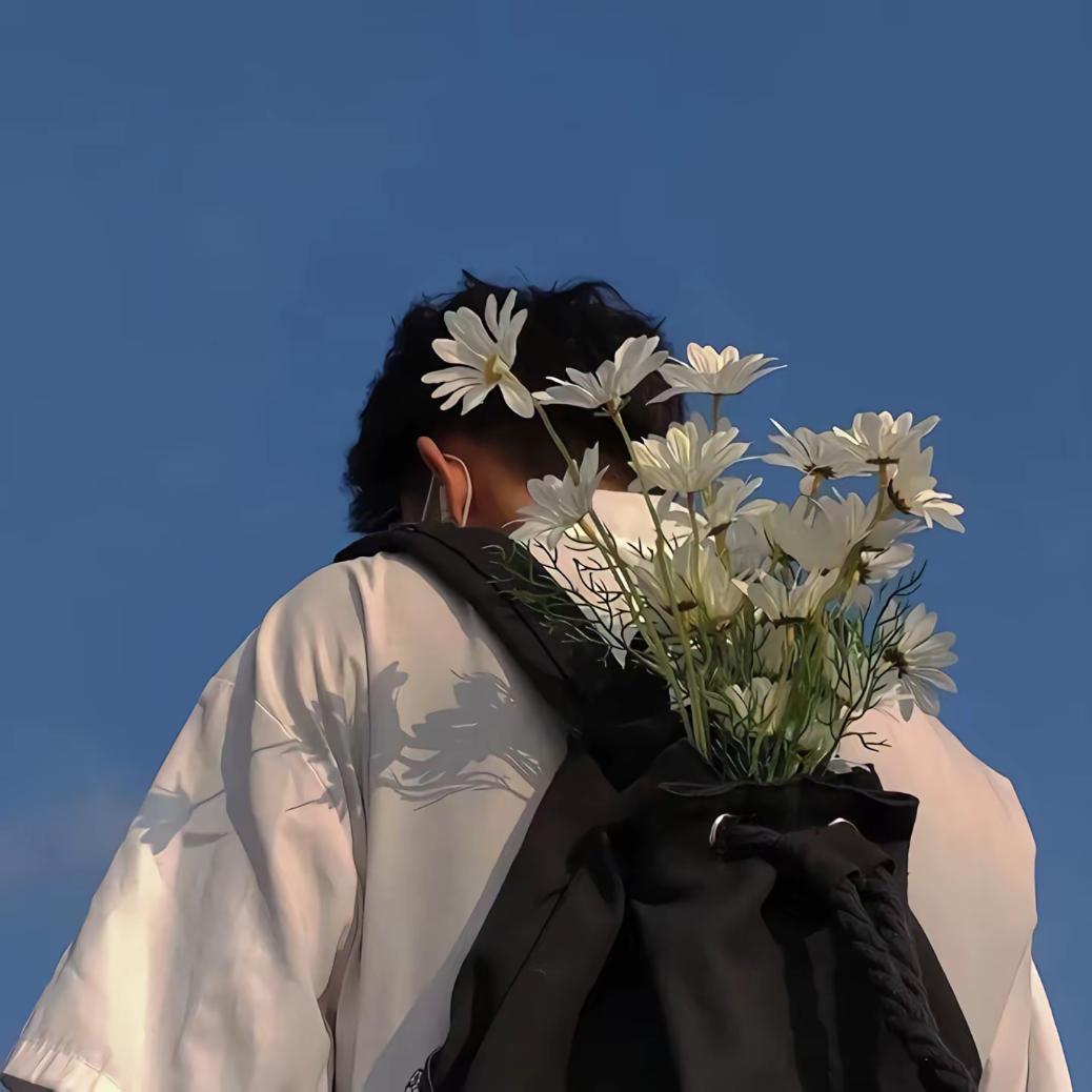 ½