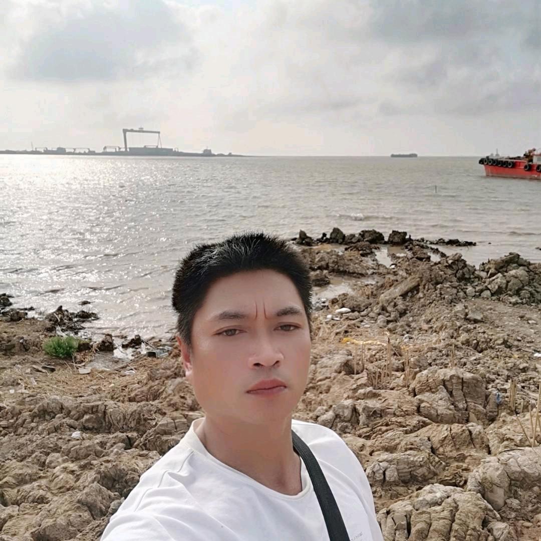 👩‍👩‍👦👨‍❤️‍💋‍👨?