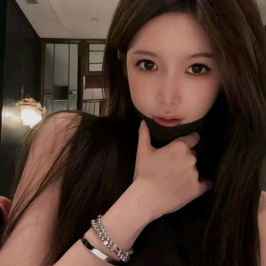 赵婉诺（每日穿搭）