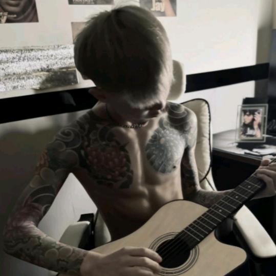 心比铁都硬的男人