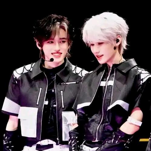 ℋღζ小幸运᭄+李不知道