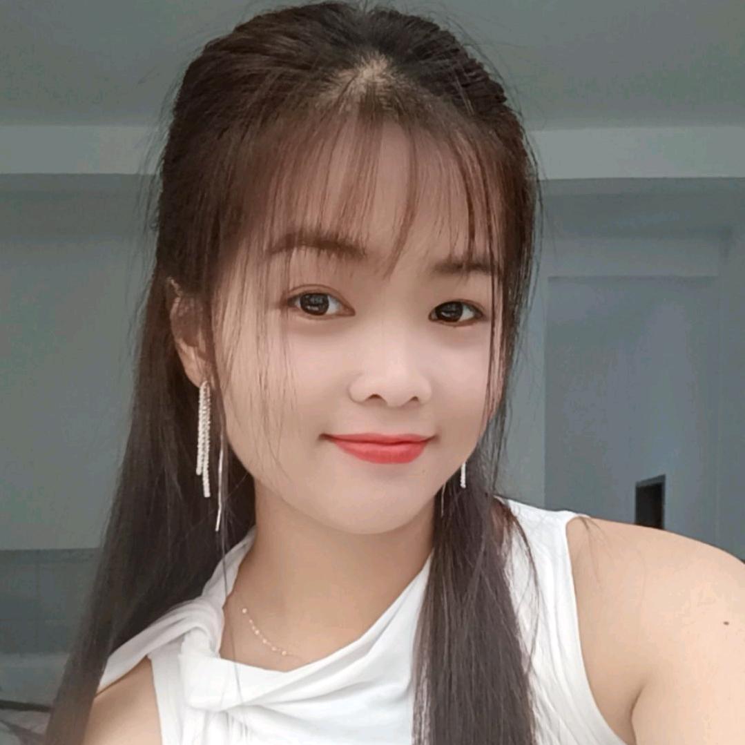 爱化妆的美美