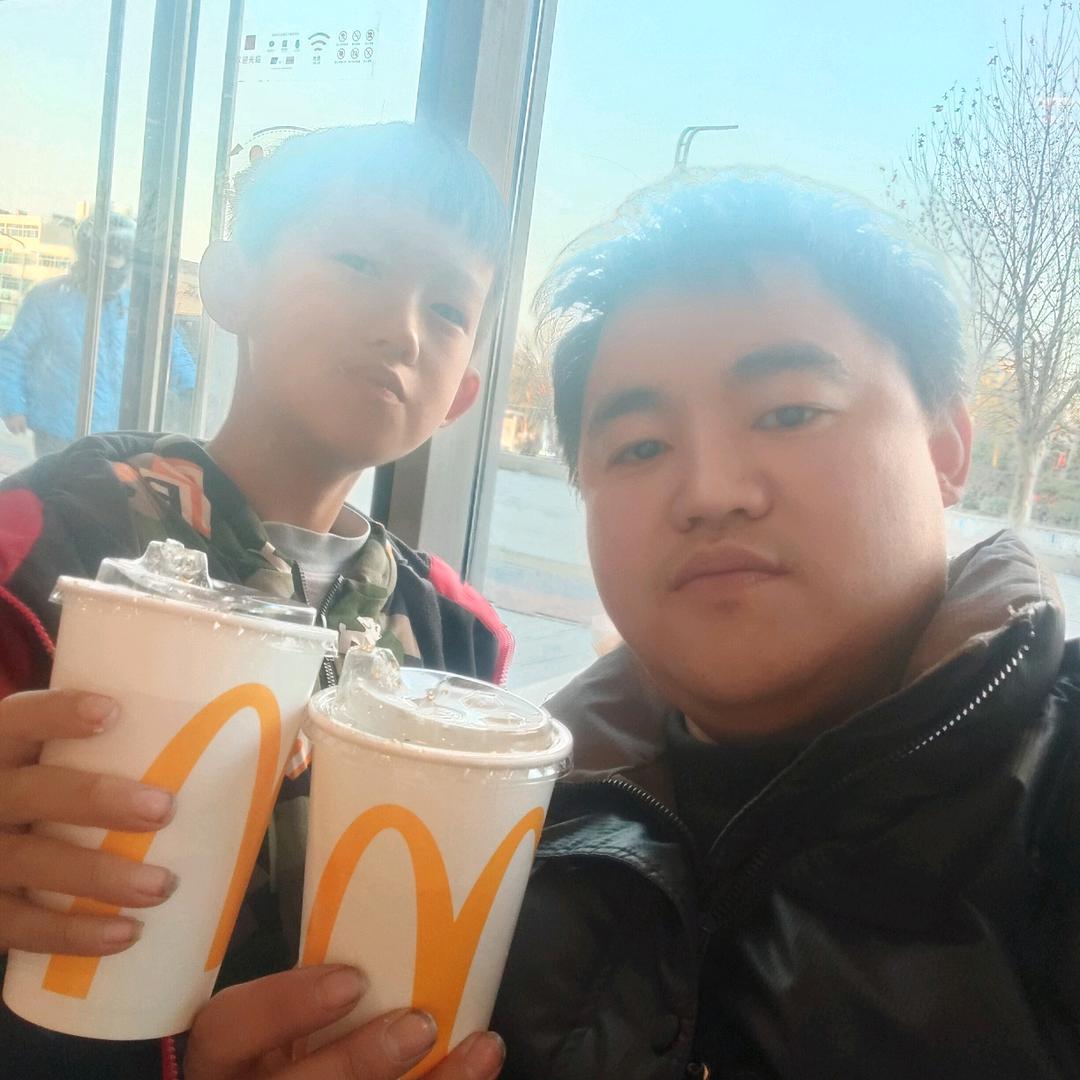 城城灯饰孟鹏浩