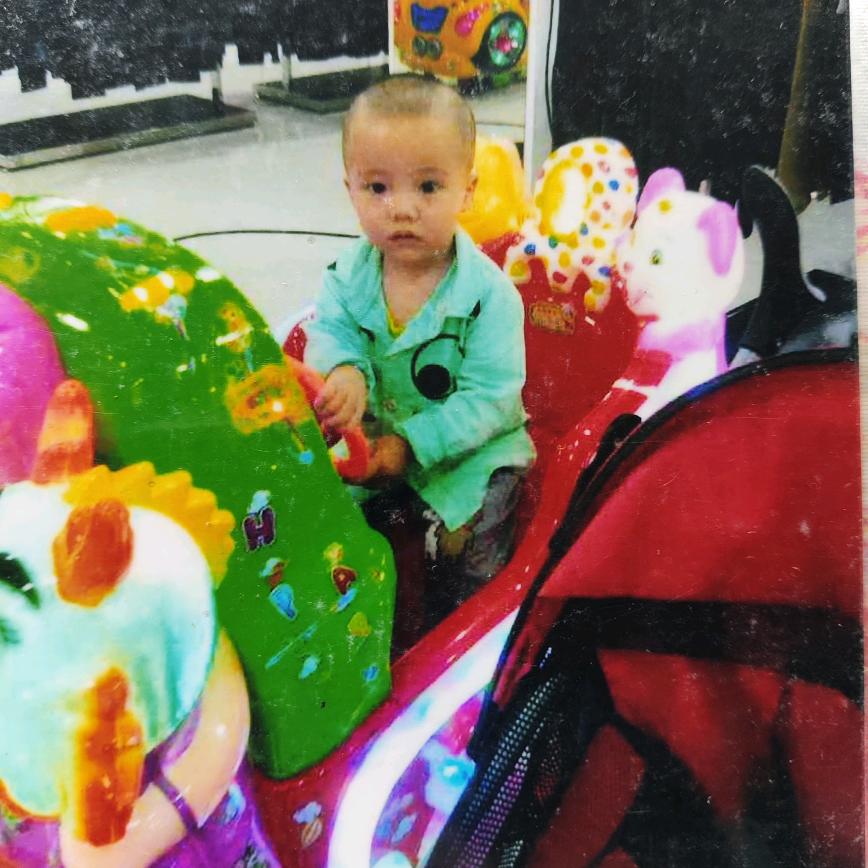 伤心痛苦流泪张