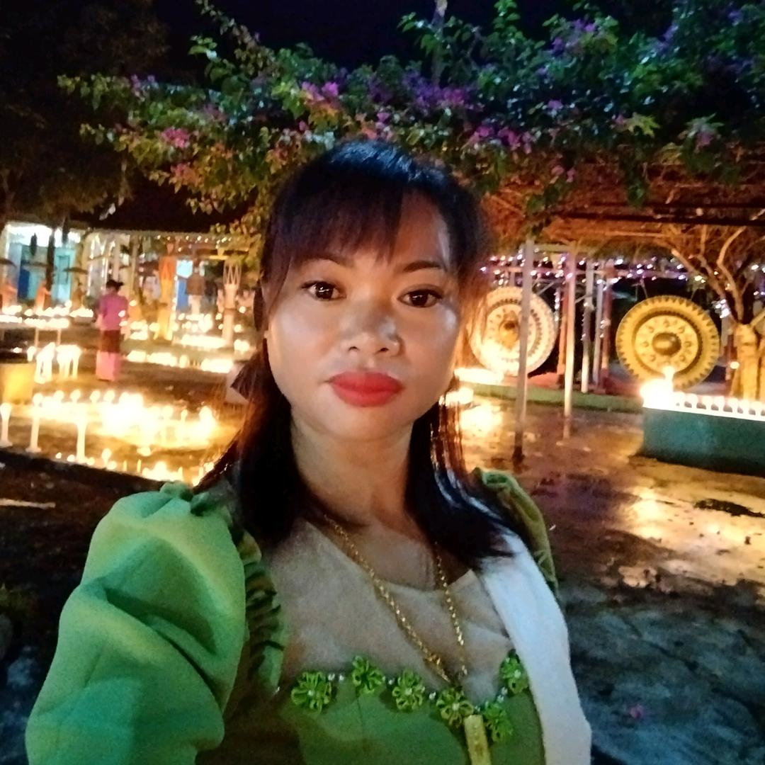 傣家少妇