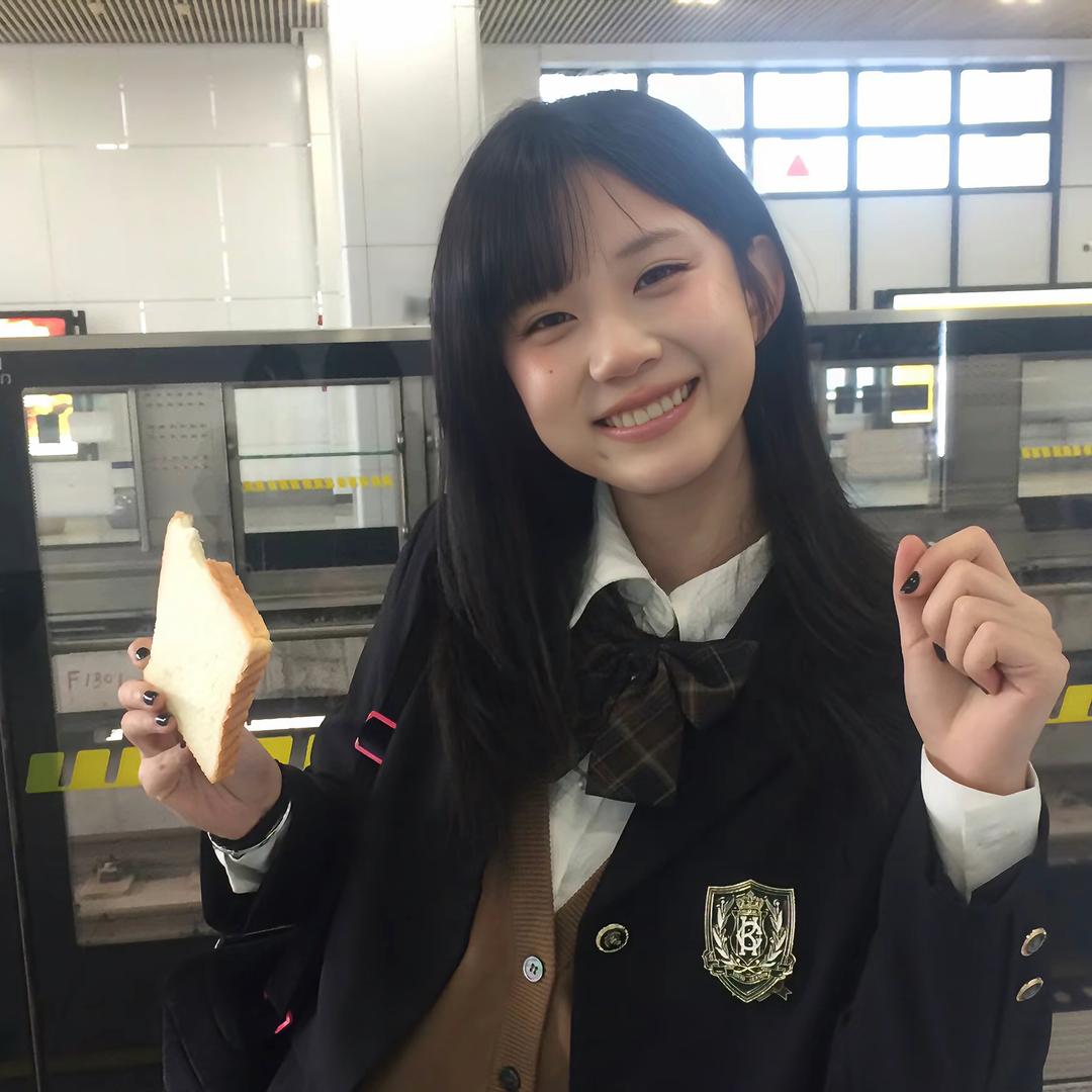 爱吃美食的菲菲🌺