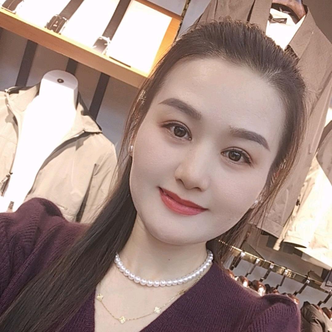 霞姐:辛店赫金盾男装