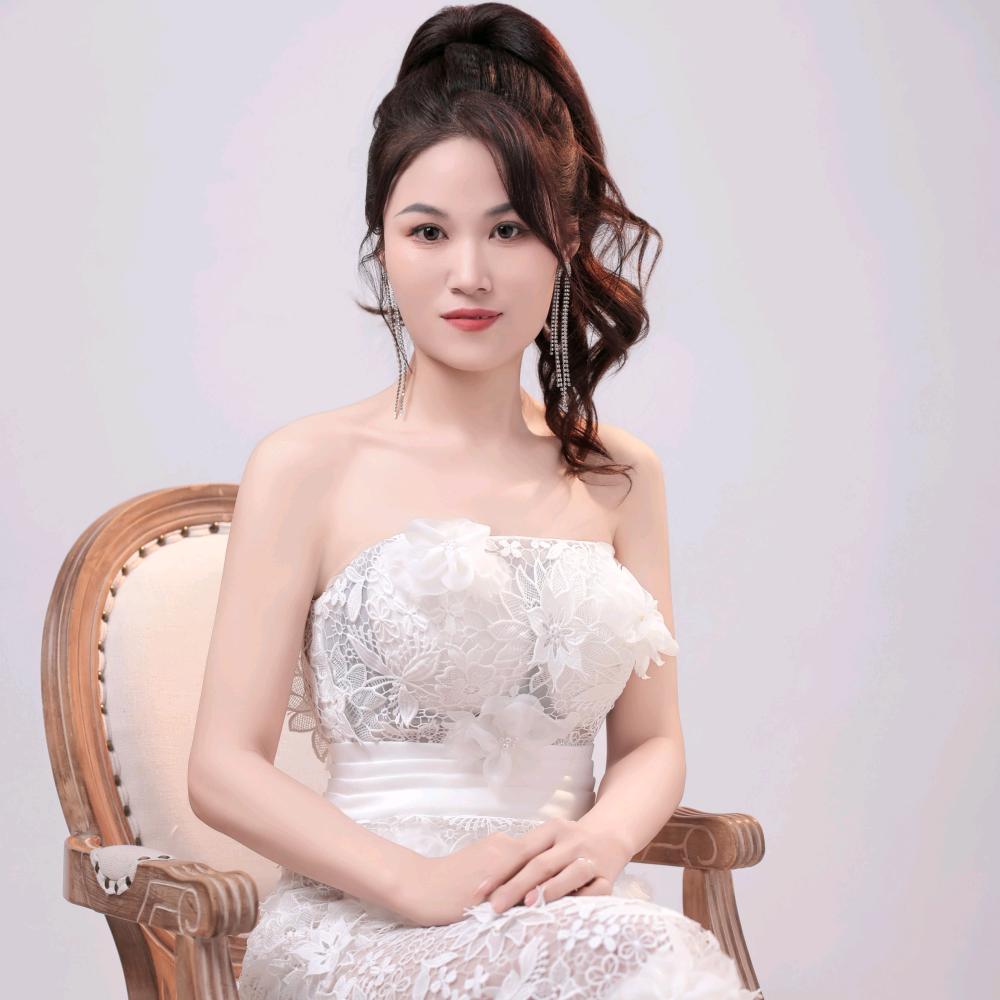 主持人/赵敏（商城金梦缘婚庆）