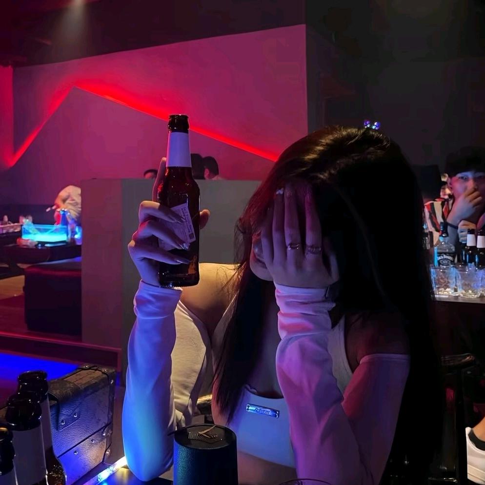 该懂事la
