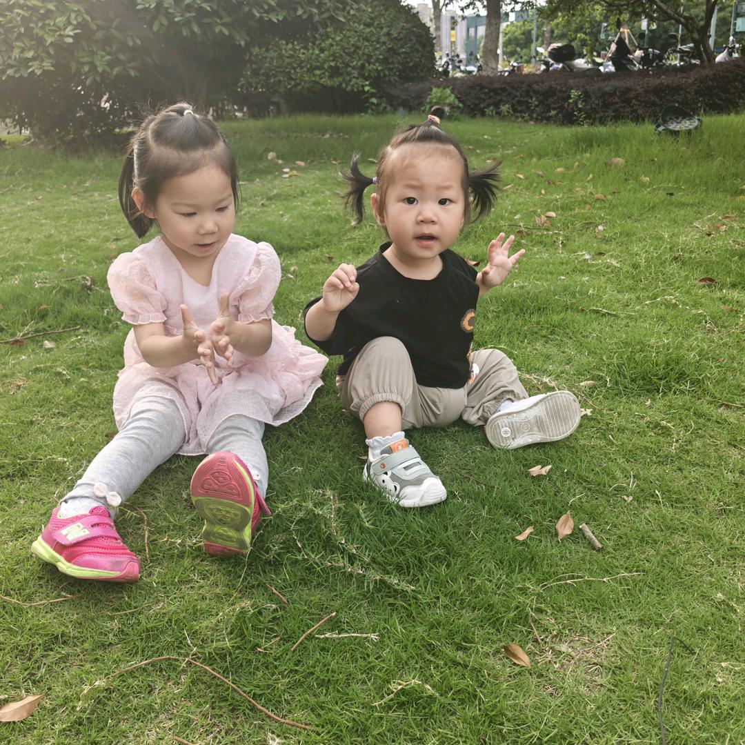 我是彤👩‍❤️‍💋‍👩妍宝宝