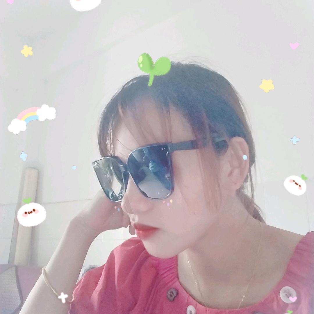 胡莉