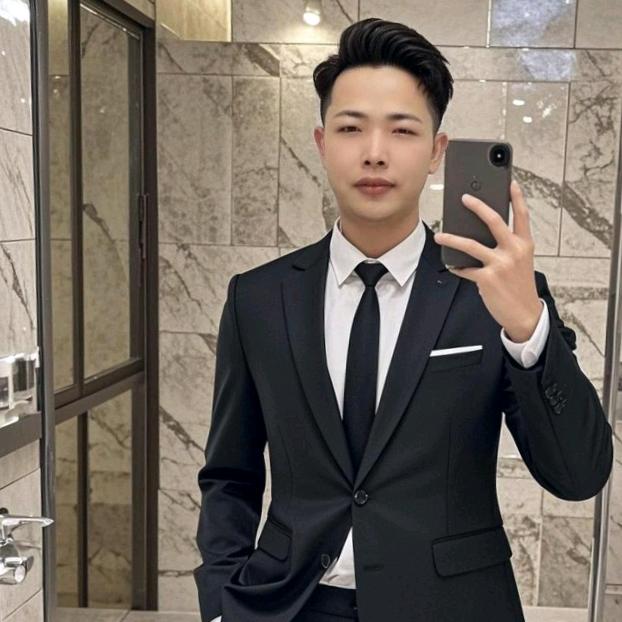 “༺༃  榮  ༃༻”