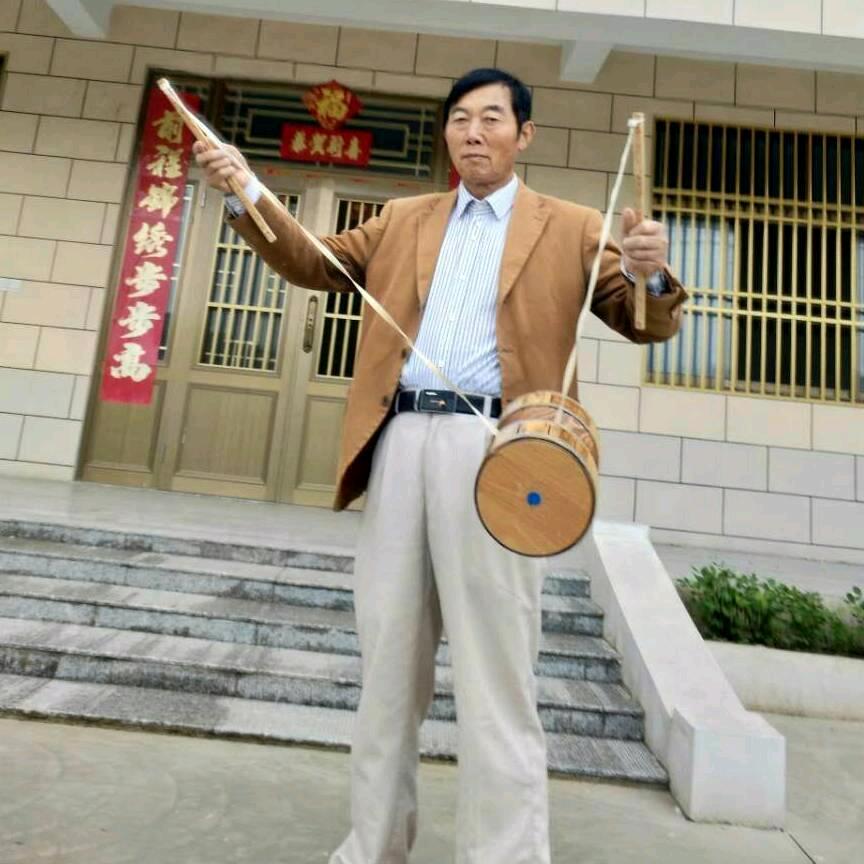快乐黄大帅空竹抖起来