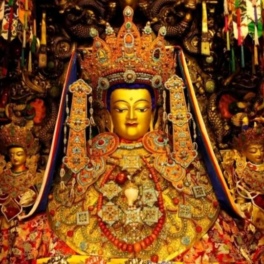 朗杰，桃花村贡巴拉美朵