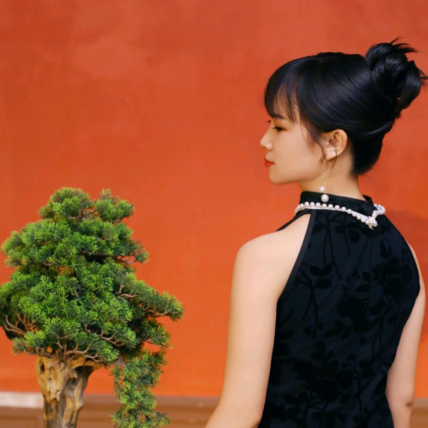 卖珠宝的小桃子🍑