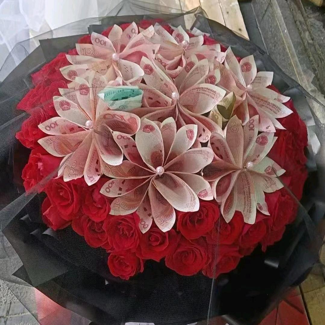 开心每一天。不谈真爱