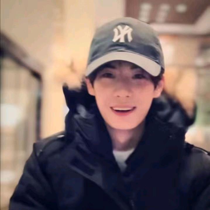 高冷不是我的错🍣.