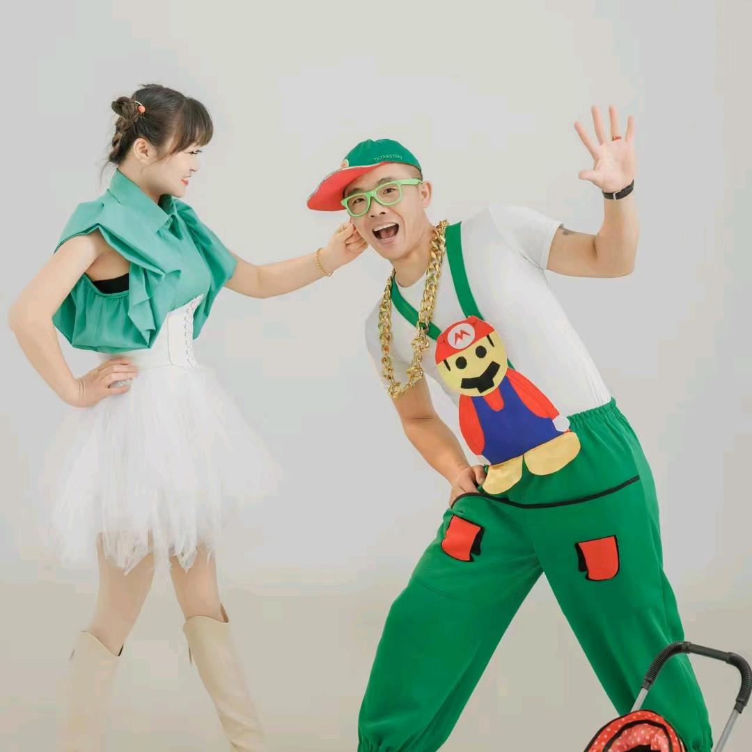 二人转演员麒麟