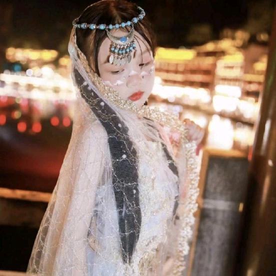 诗谜阳新一店~阿凤