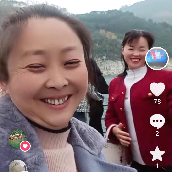 小草莓，小花猫。