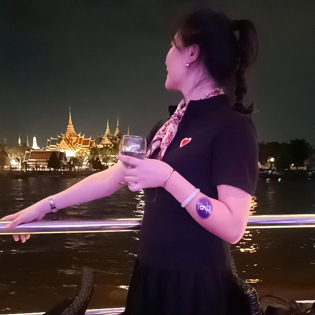 曾婷.
