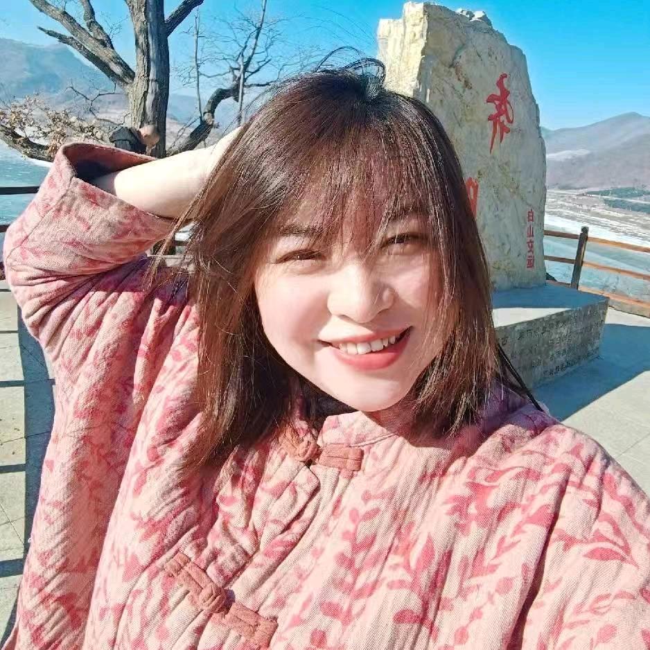 长白山酒娘（白马浪鸭绿江边的乡村生活）