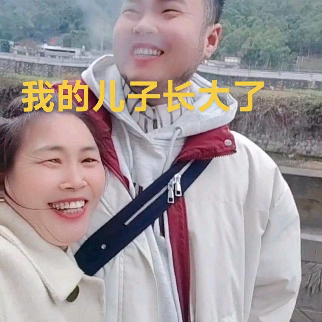 愿你是阳光，明媚不忧伤