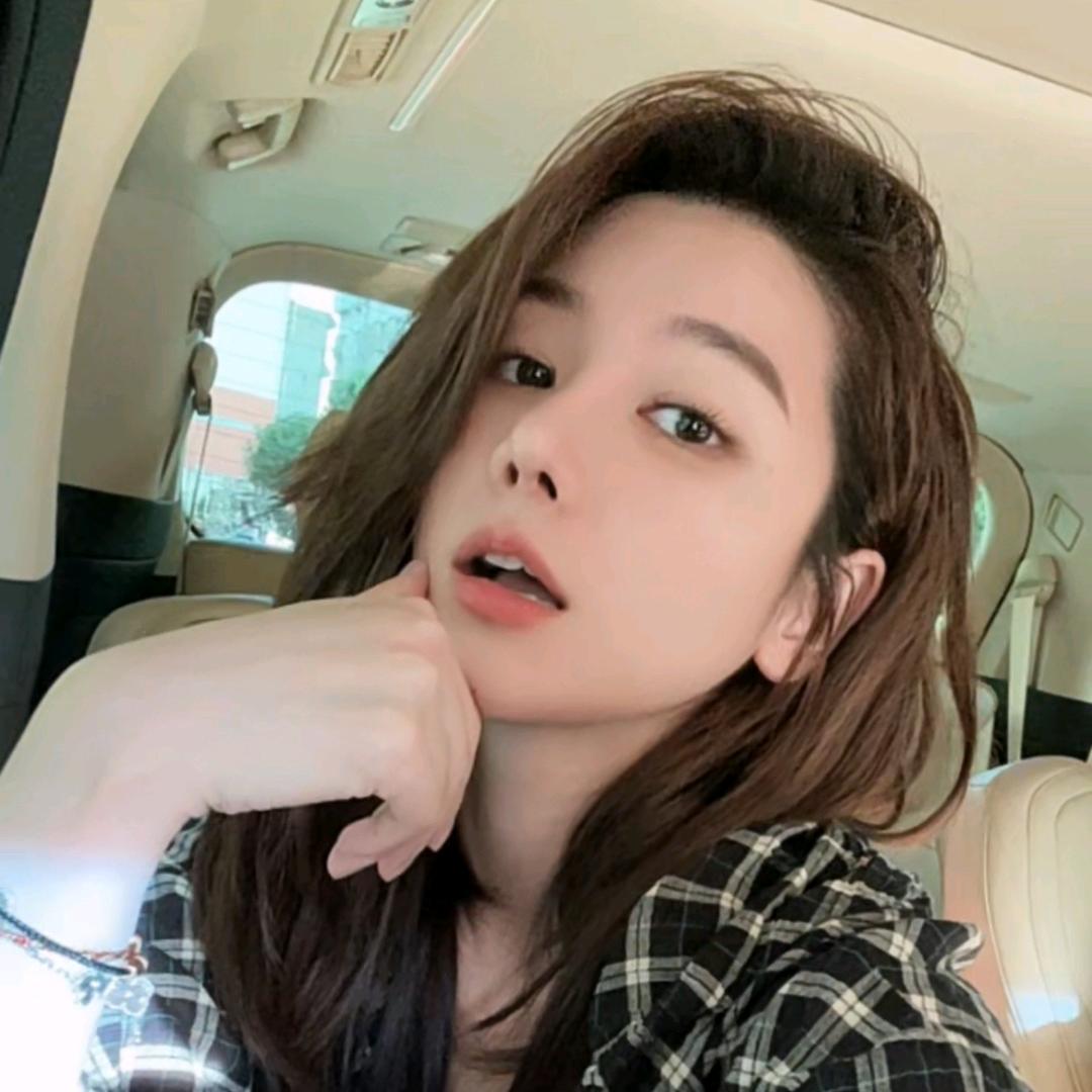 月月不吃鱼穿搭同款bot