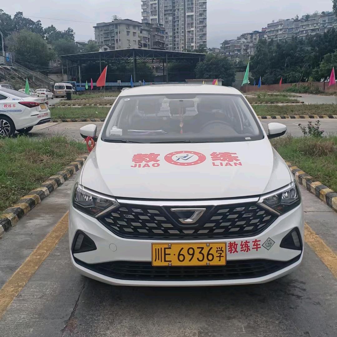 十二哥（叙永县通安驾校，风华雪宴夜宵店）