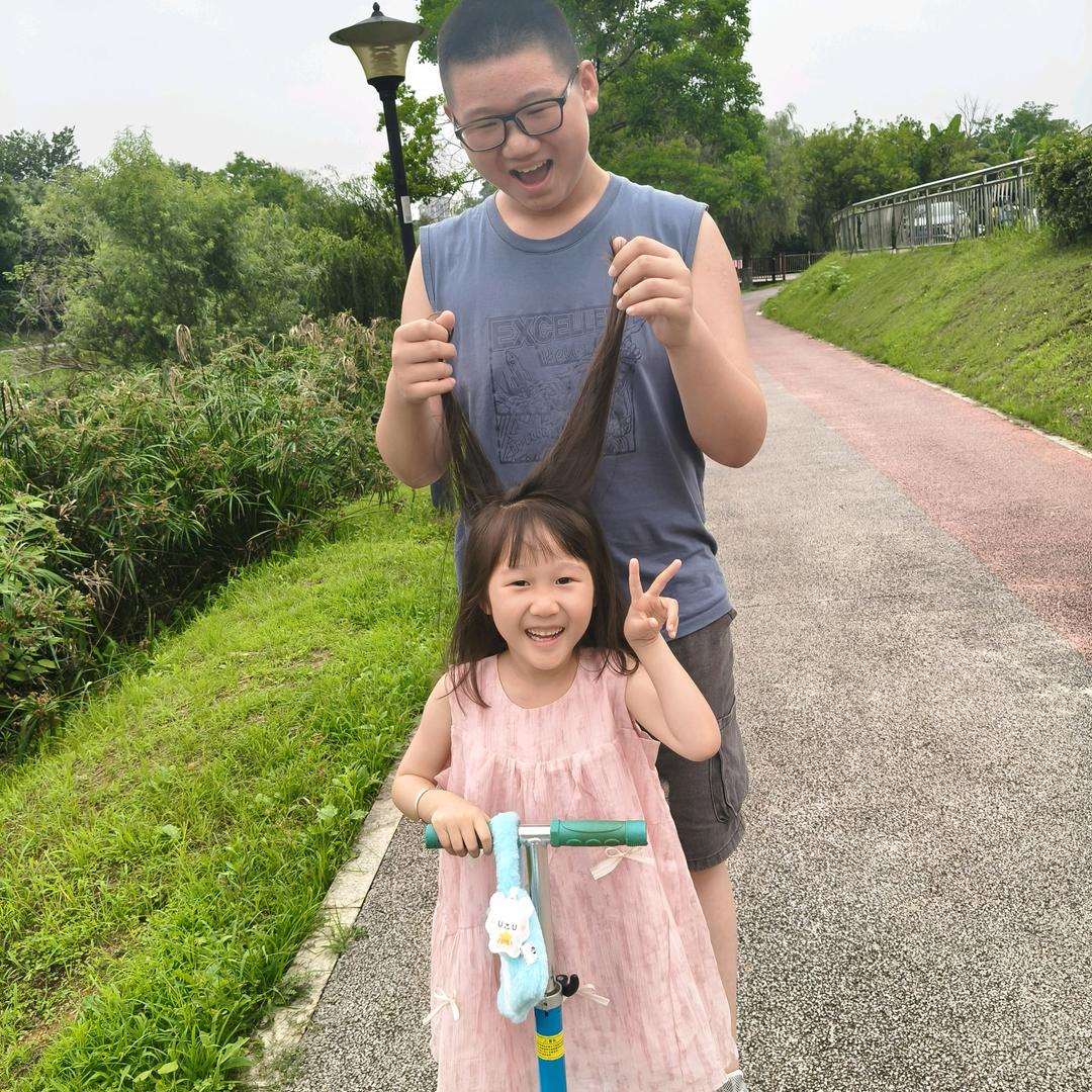 怎么会一样呢，不说就一样😂
