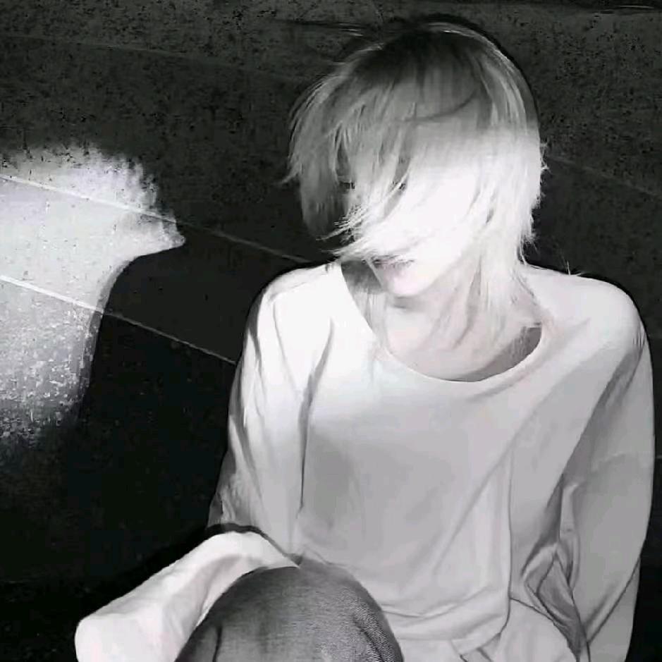 𝓦𝓮𝓲𝓵𝓲𝓷𝓰𝓽𝓸𝓷