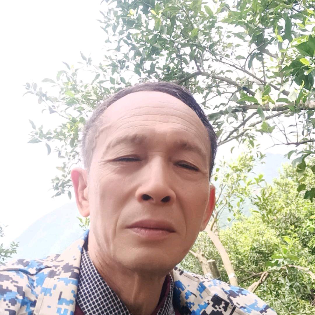 覃仕富